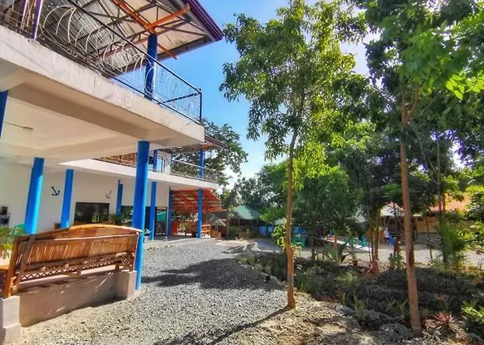 Happy Bear Budget Guest house Moalboal